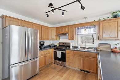 39 Lapointe St, Winooski, VT 05404 - photo 5