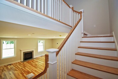 9 Oak St unit 3, Newmarket, NH 03857 - photo 6
