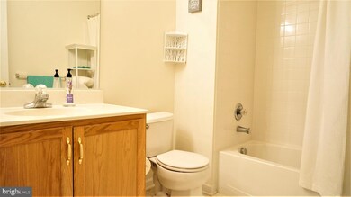 42838 Smallwood Terrace, Chantilly, VA 20152 - photo 7