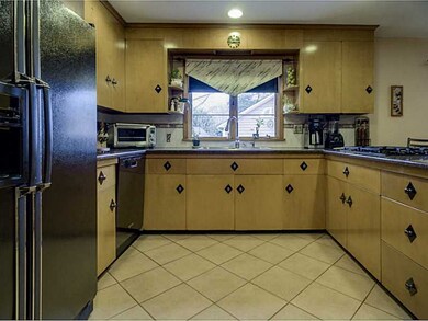 25 Susan Cir, Johnston, RI 02919 - photo 4