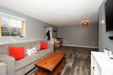 87 E Ridge Rd, MerriMacK, NH 03054 - photo 7