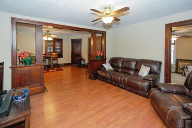 113 Colfax St-105