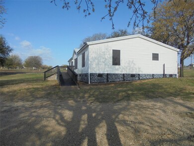 101 Salt Flat Ct, Springtown, TX 76082 - photo 4