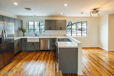 Unstaged Kitchen/Dining