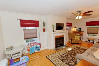 1521 Valencia Rd, Schenectady, NY 12309 - photo 5