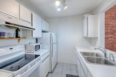 142 Commercial St unit 205, Boston, MA 02109 - photo 4
