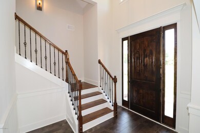 104 Bainbridge - Foyer 1