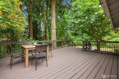 9820 NE Beach Crest Dr, Bainbridge Island, WA 98110 - photo 5