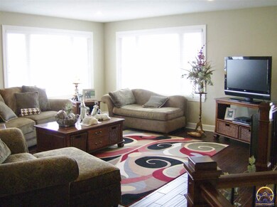 4100 SW Cambridge Ave, Topeka, KS 66610 - photo 5