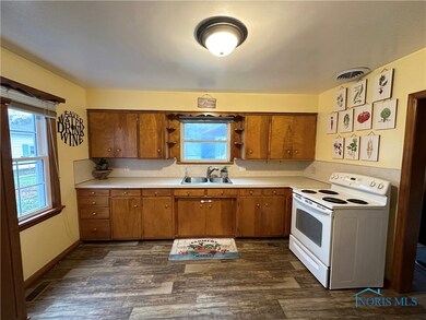 307 Clinton St, Elmore, OH 43416 - photo 7