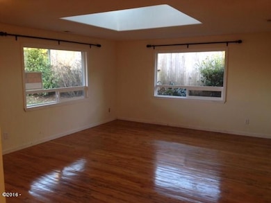 954 SE Jetty Ave, Lincoln City, OR 97367 - photo 5