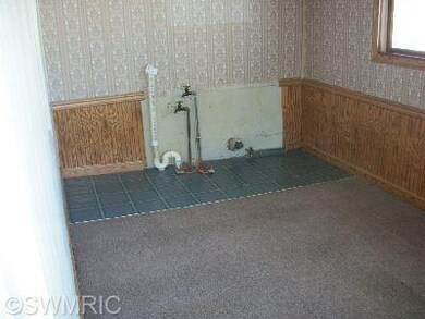 408 Enterprise St, Sturgis, MI 49091 - photo 4