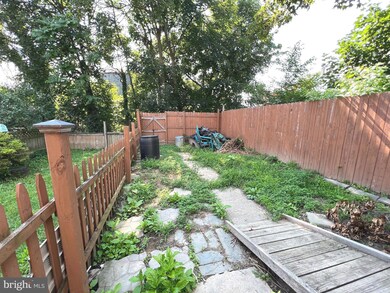 814 Plane St, Columbia, PA 17512 - photo 3