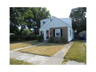 122 Edgemere Rd, Pawtucket, RI 02861 - photo 2