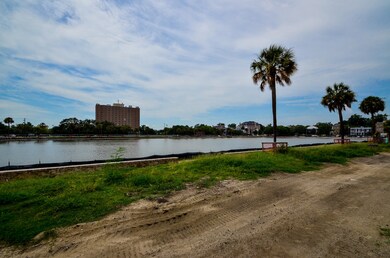 Colonial Lake