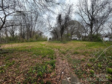 559 S Tradd St, Statesville, NC 28677 - photo 4