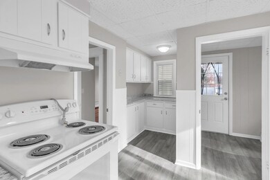 35 Moore St, Chicopee, MA 01013 - photo 7