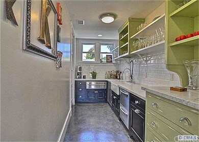 Very accommodating  butler's pantry with farmhouse