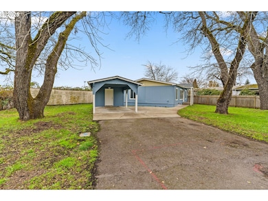 1202 N Park Ave, Eugene, OR 97404 - photo 3