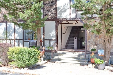 2009 Hawthorne Ln unit 2009, Mahwah, NJ 07430 - photo 3