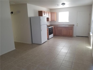 2635 Idalia Ave unit B, El Paso, TX 79930 - photo 4