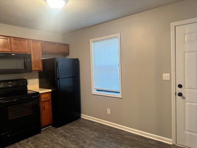 540 Hietts Ln unit 8, Clarksville, TN 37043 - photo 5