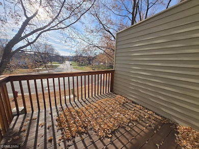 3805 Windcrest Ct, Saint Paul, MN 55123 - photo 4