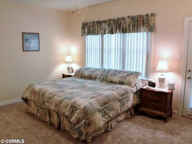 Master Bedroom - Large 1st Floor Master Bedroom w/