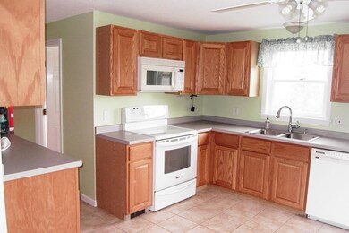 66 Burns Rd, Pelham, NH 03076 - photo 6