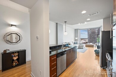 Avenue Condominiums unit 1506, Charlotte, NC 28202 - photo 6