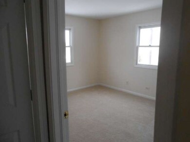 123 Bolz Rd, Carpentersville, IL 60110 - photo 4