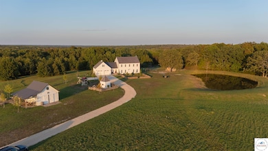 7501 Nebo Rd, Versailles, MO 65084 - photo 4