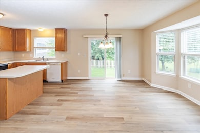 12283 Chiseled Stone Dr, Fishers, IN 46037 - photo 7