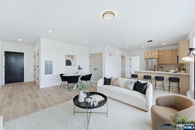 9 E Passaic St unit 302, Maywood, NJ 07607 - photo 4