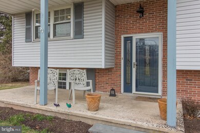 1109 W Bridge St, Spring City, PA 19475 - photo 2