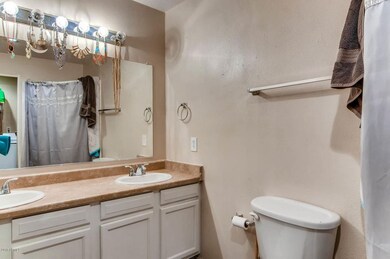 6808 S 42nd St Phoenix AZ-large-010-15-M