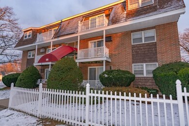 86 Beacon St unit 3, Lawrence, MA 01843 - photo 2