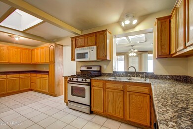 005_Kitchen