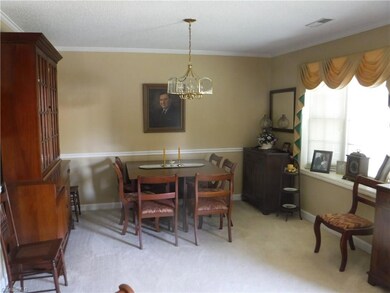 122 N Oakwood Dr, Statesville, NC 28677 - photo 3