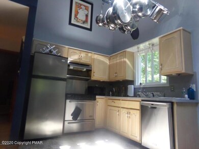 131 Swallow Ct, Bushkill, PA 18324 - photo 2