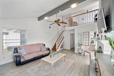 LOTS OF NATURAL LIGHTING!