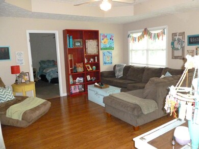 49 Lavergne St, Manchester, TN 37355 - photo 3