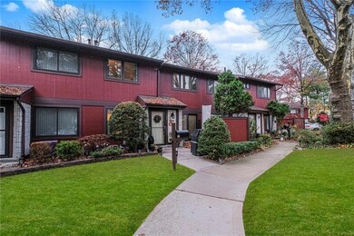 22 Pierpont Place unit 349, Staten Island, NY 10314 - photo 3