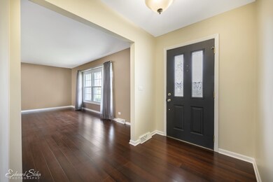 1065 Woodland Hills Rd unit 2, Batavia, IL 60510 - photo 2