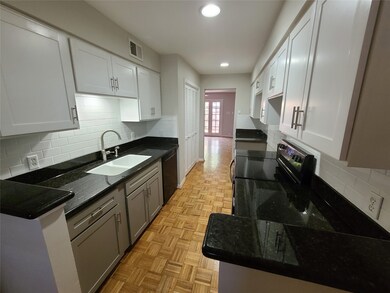 10152 Longmont Dr unit 38/10, Houston, TX 77042 - photo 4