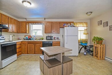 843 Charlton St, Southbridge, MA 01550 - photo 5