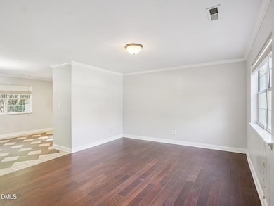 5-web-or-mls-Charles St-S0611-005