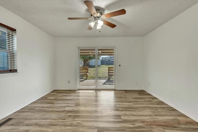 203 Kimberly Ln, Yukon, OK 73099 - photo 6