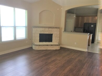 1536 Allison St, Alvin, TX 77511 - photo 4