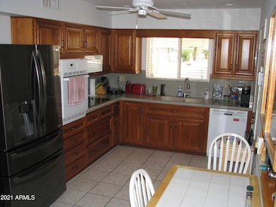 10446 W Mission Ln, Sun City, AZ 85351 - photo 4